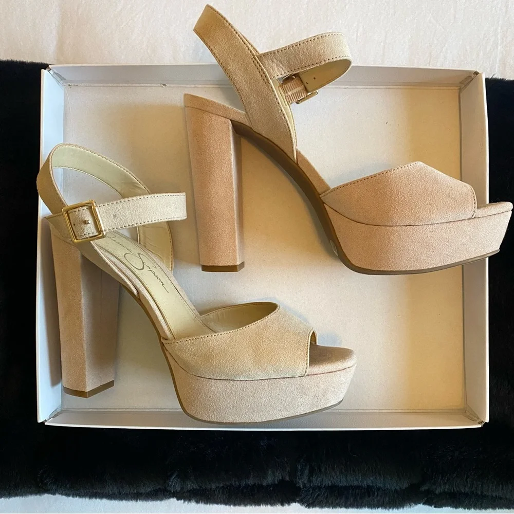 Jessica Simpson brand new